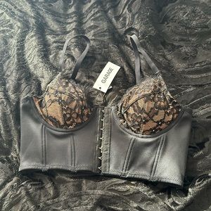 Super cute black going out top from garage🖤